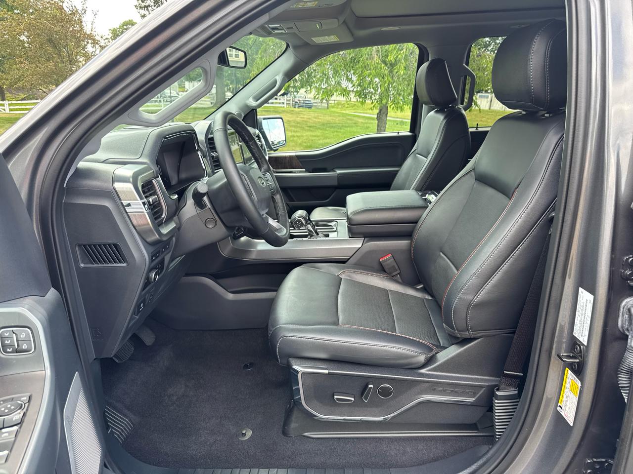 Ford F-150 Lariat 4WD SuperCrew 5.5' Box 2023