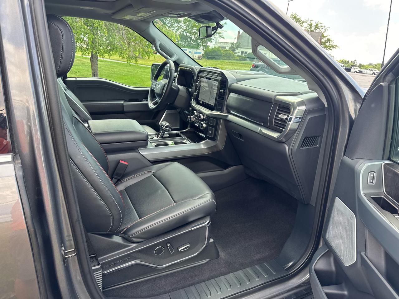 Ford F-150 Lariat 4WD SuperCrew 5.5' Box 2023