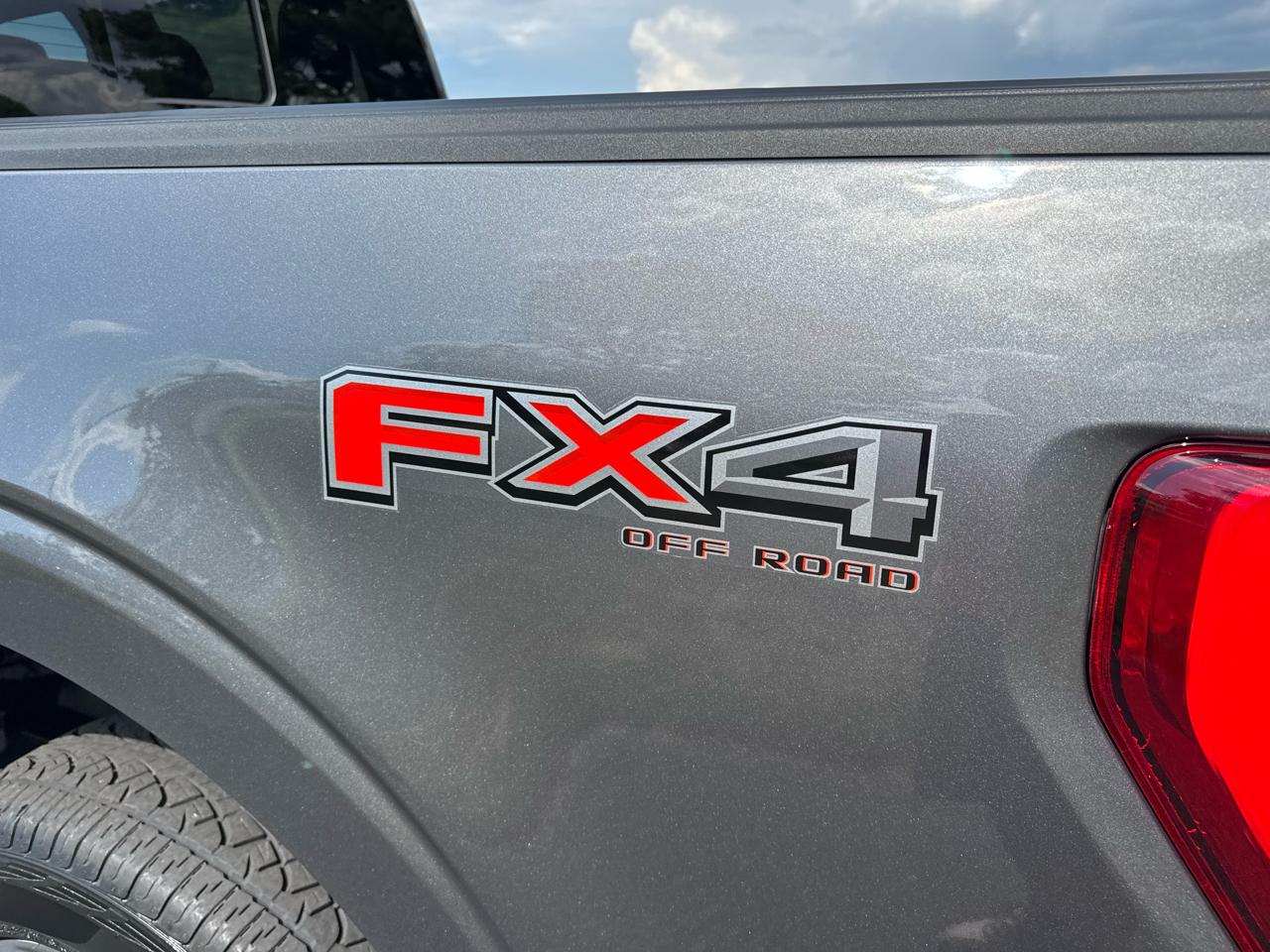 Ford F-150 Lariat 4WD SuperCrew 5.5' Box 2023