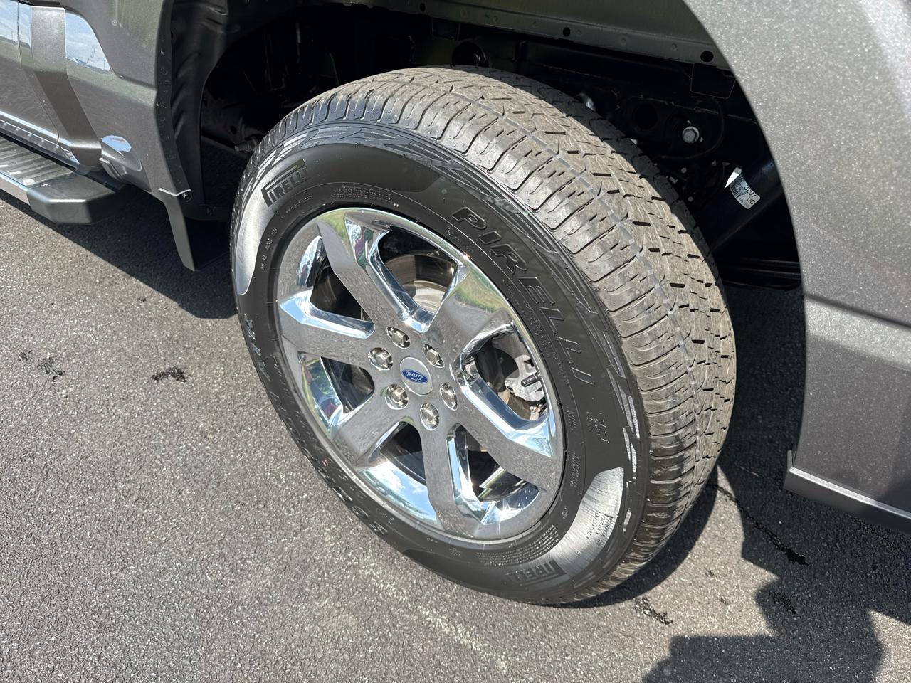 Ford F-150 Lariat 4WD SuperCrew 5.5' Box 2023