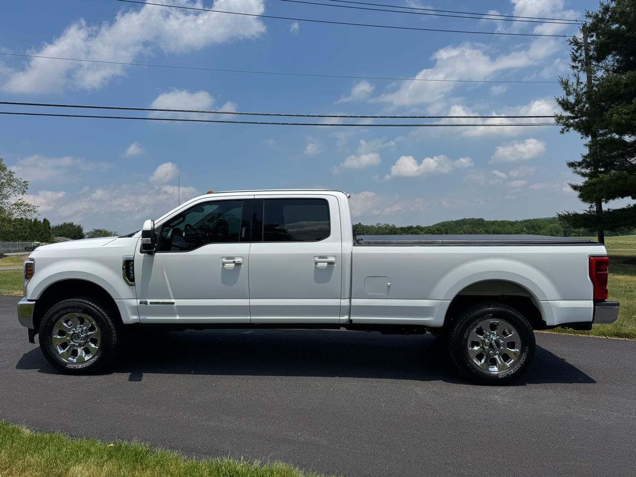 Ford Super Duty F-250 SRW Lariat 4WD Crew Cab 8' Box 2018