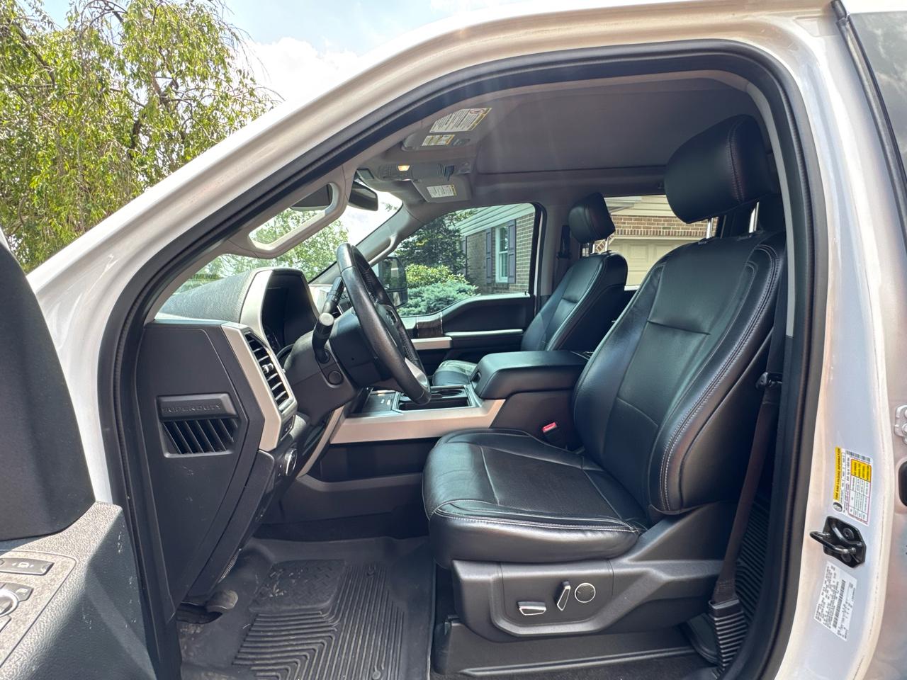 Ford Super Duty F-250 SRW Lariat 4WD Crew Cab 8' Box 2018