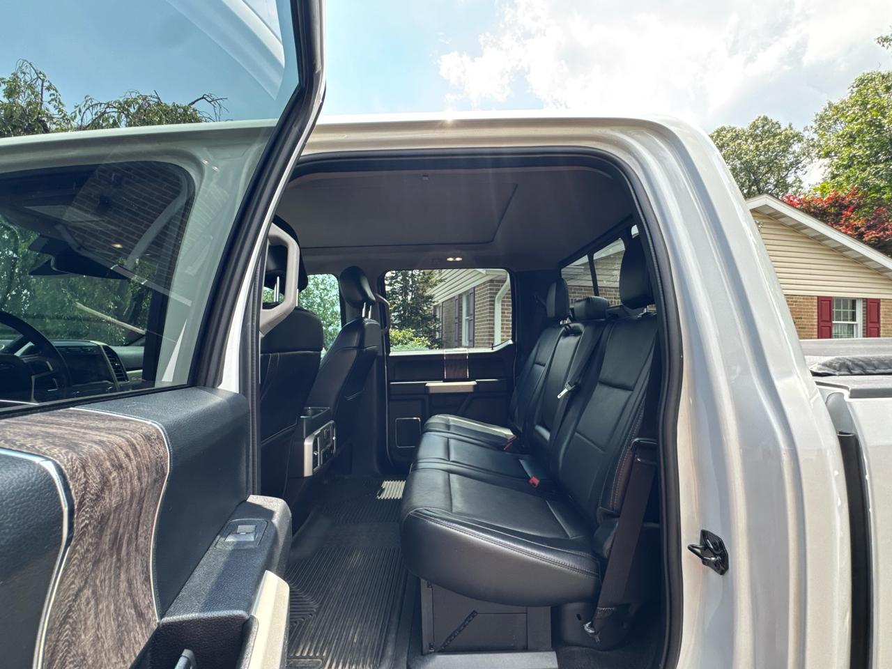 Ford Super Duty F-250 SRW Lariat 4WD Crew Cab 8' Box 2018