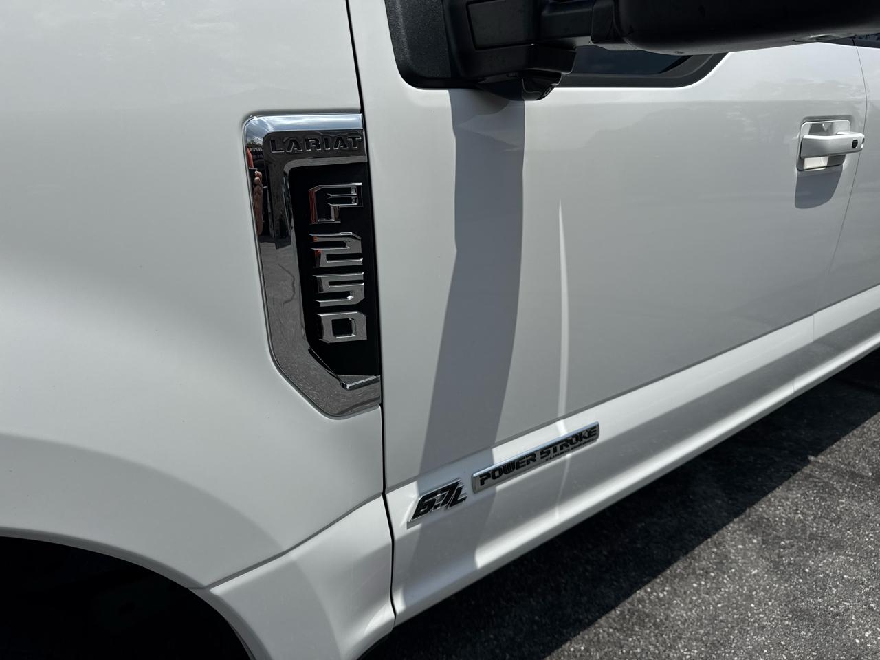 Ford Super Duty F-250 SRW Lariat 4WD Crew Cab 8' Box 2018