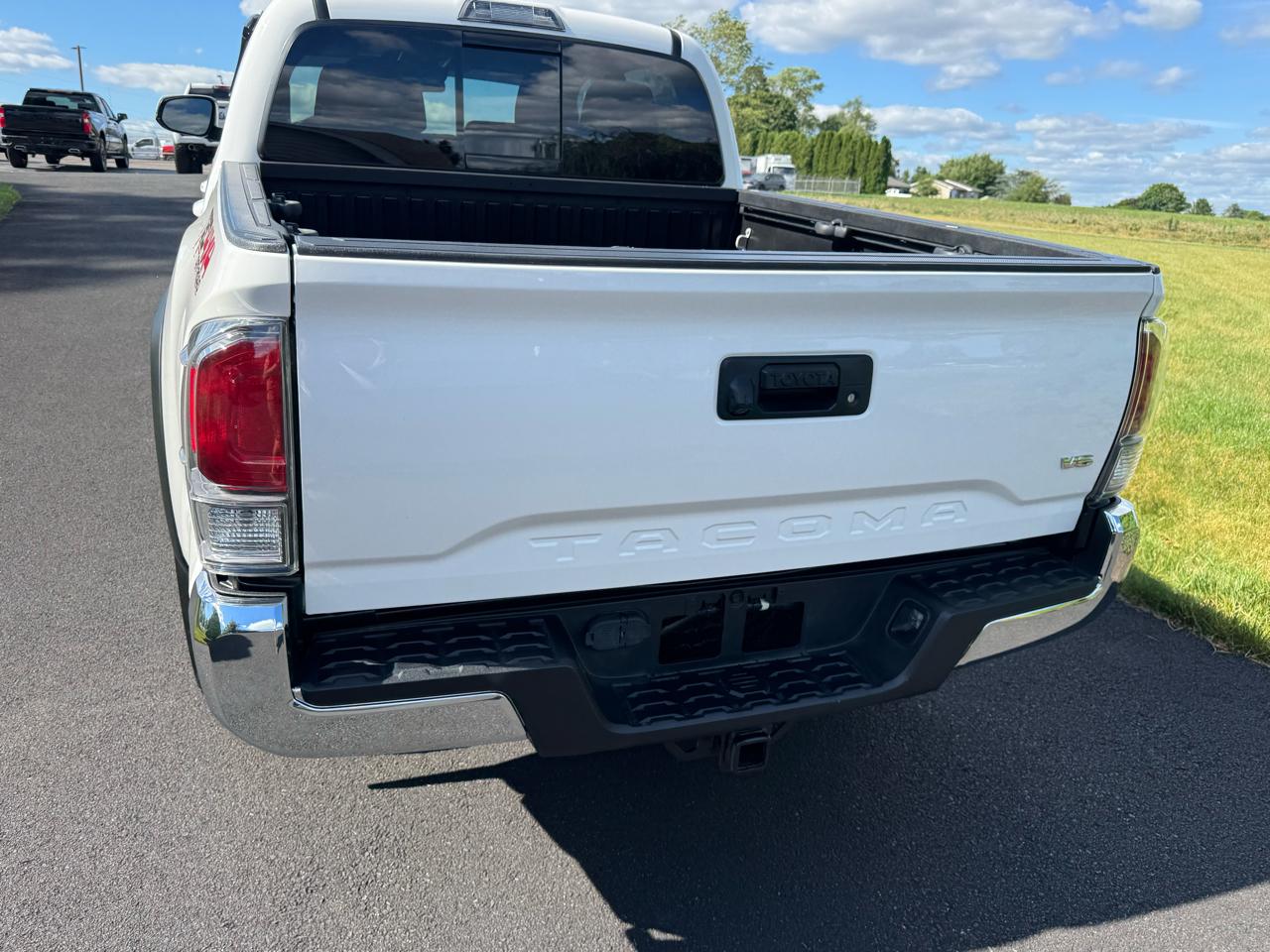 Toyota Tacoma 4WD TRD Off Road Double Cab 5' Bed V6 MT (Natl) 2020