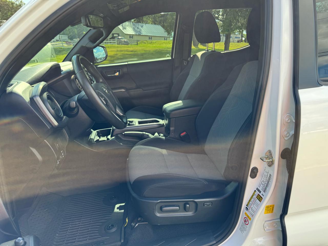 Toyota Tacoma 4WD TRD Off Road Double Cab 5' Bed V6 MT (Natl) 2020