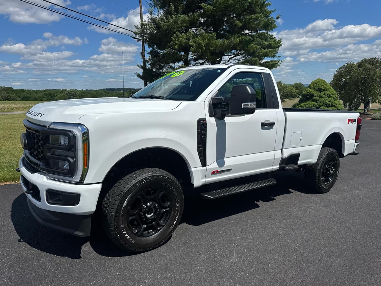 Ford Super Duty F-350 SRW  2023