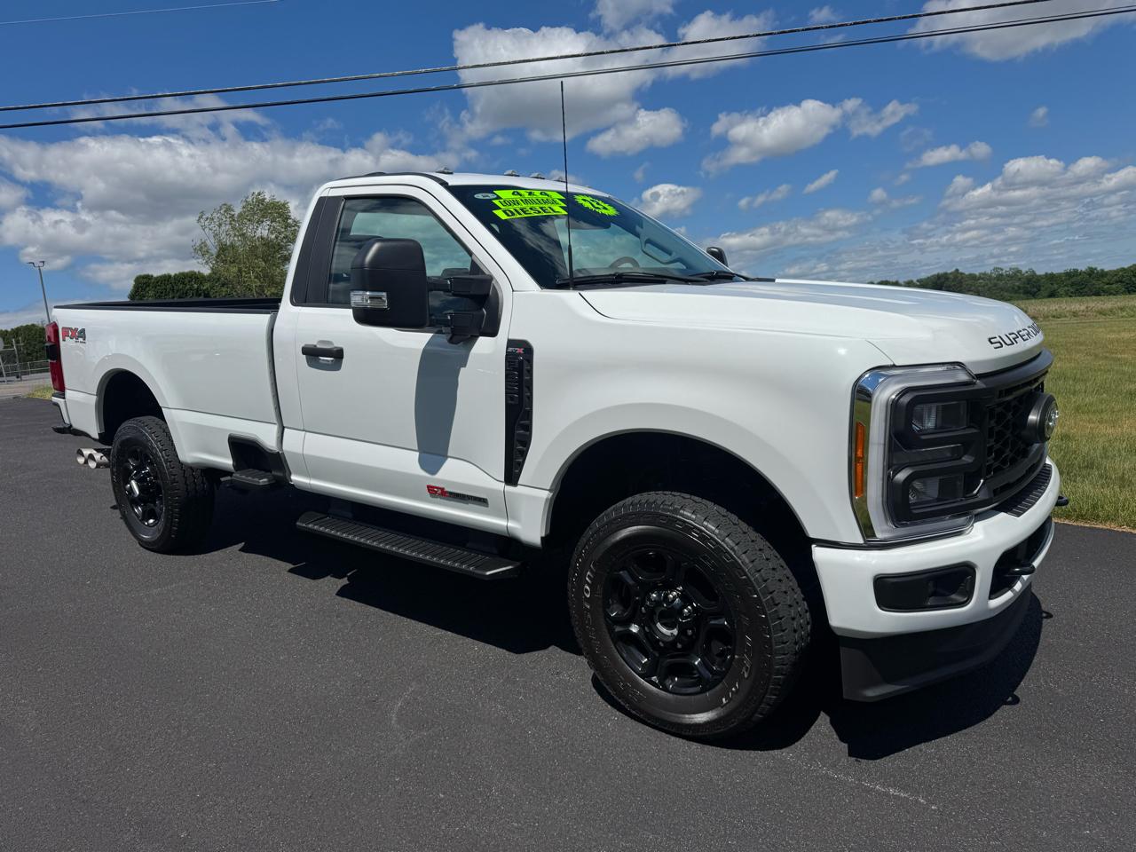 Ford Super Duty F-350 SRW  2023