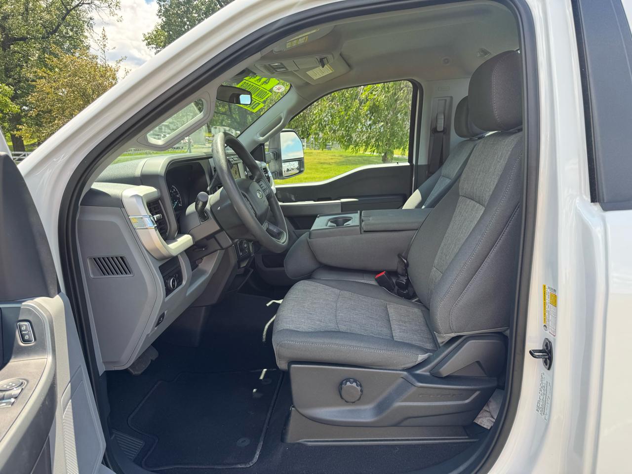 Ford Super Duty F-350 SRW  2023