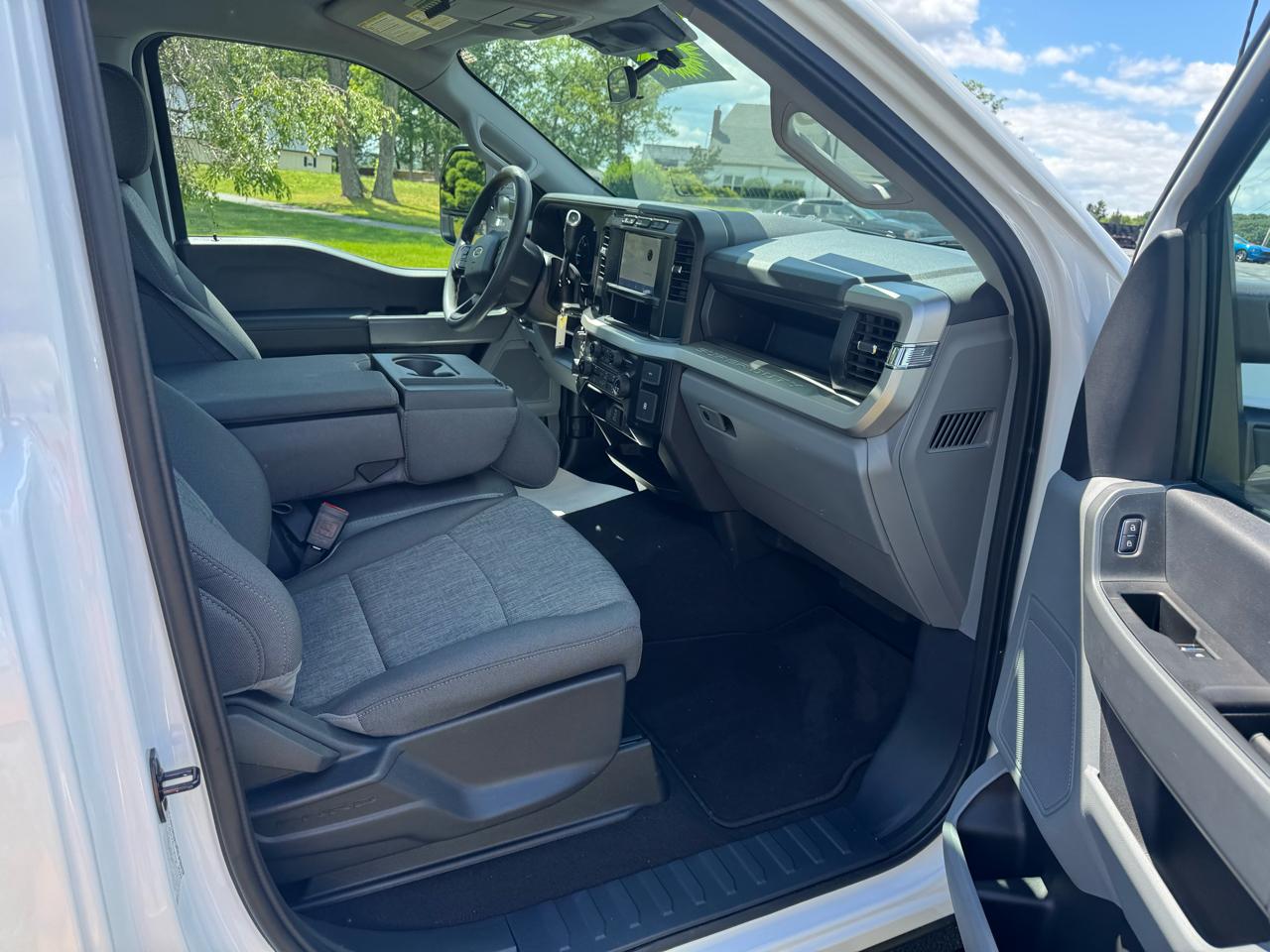 Ford Super Duty F-350 SRW  2023