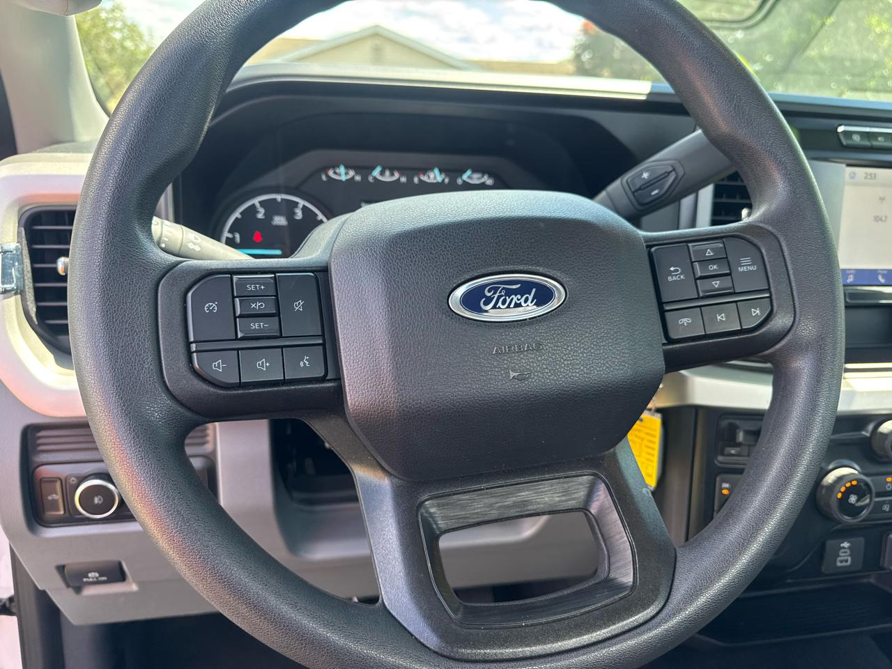 Ford Super Duty F-350 SRW  2023