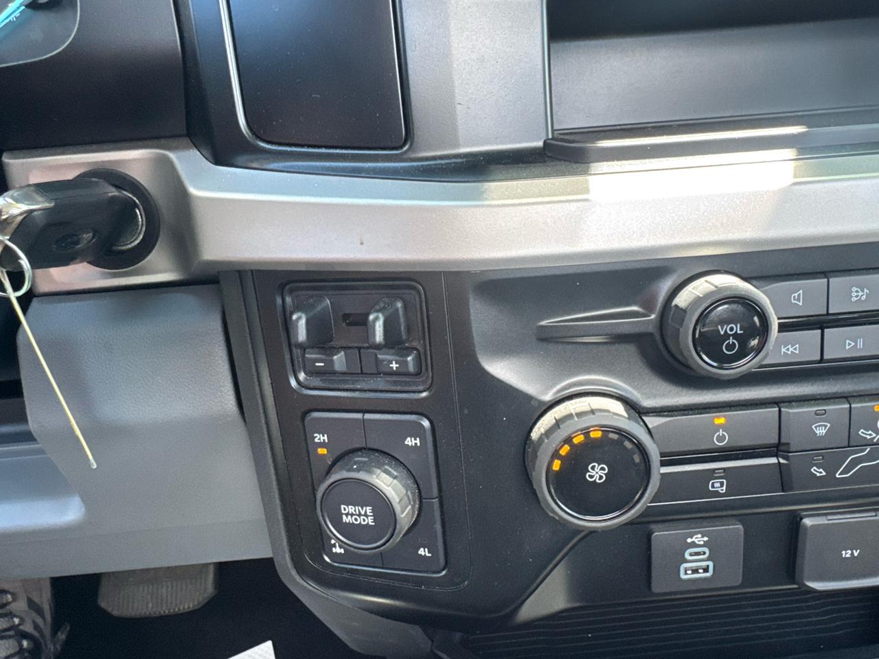 Ford Super Duty F-350 SRW  2023