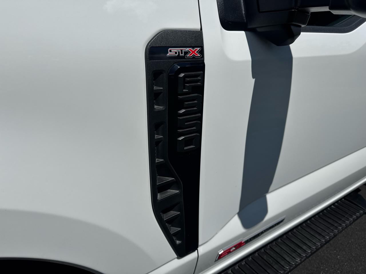 Ford Super Duty F-350 SRW  2023