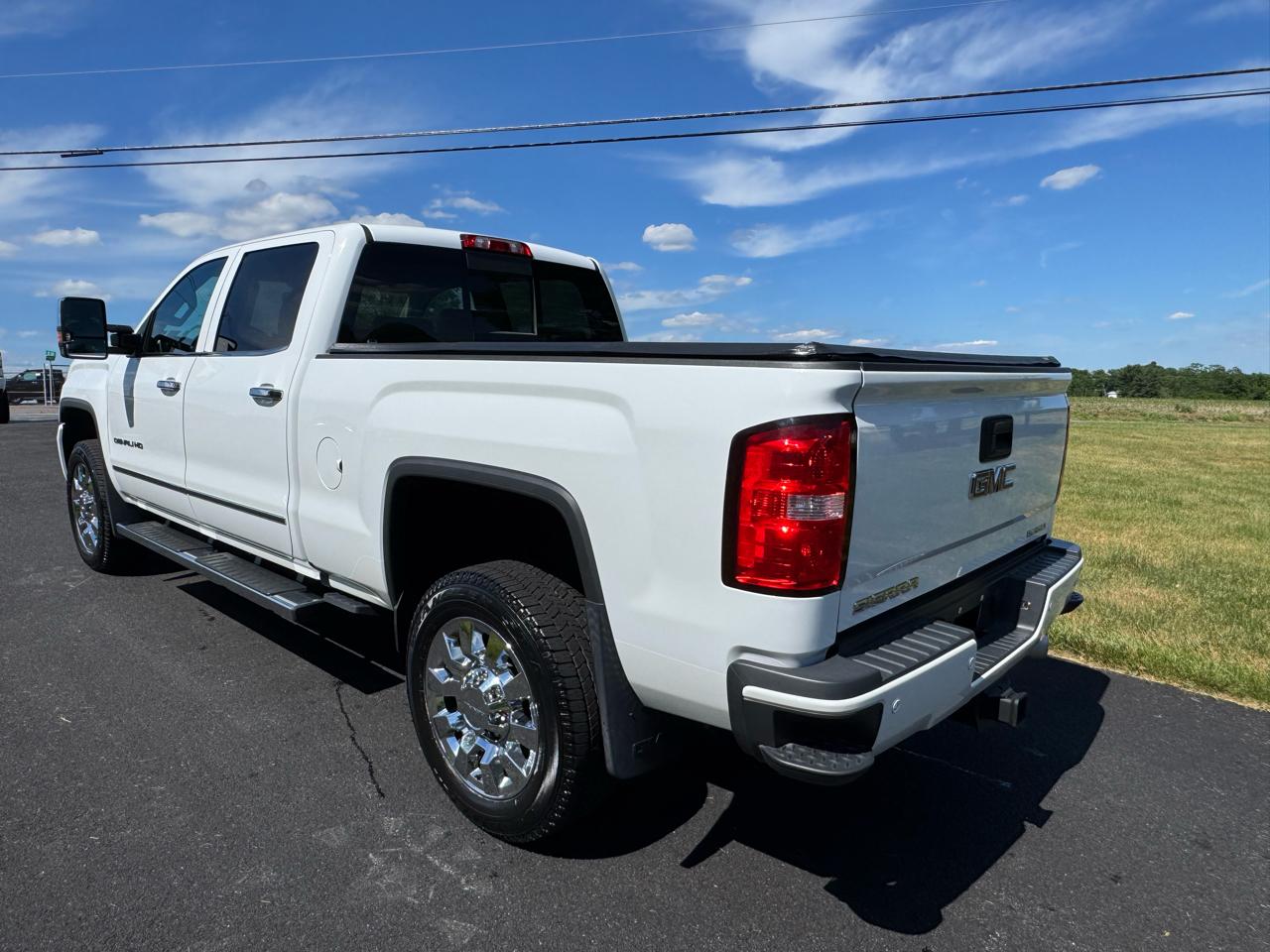 GMC Sierra 2500HD 4WD Crew Cab 153.7" Denali 2016