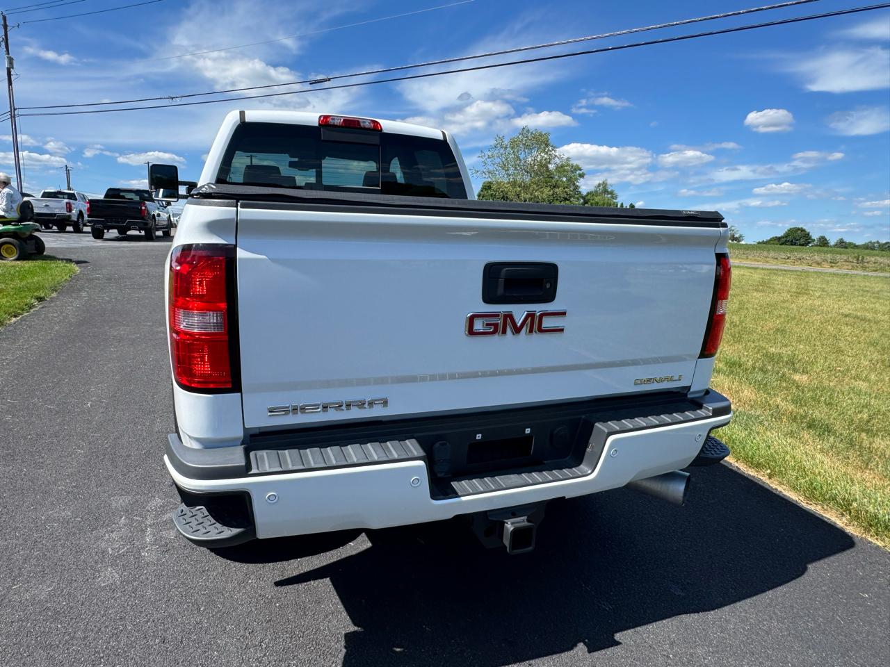 GMC Sierra 2500HD 4WD Crew Cab 153.7" Denali 2016