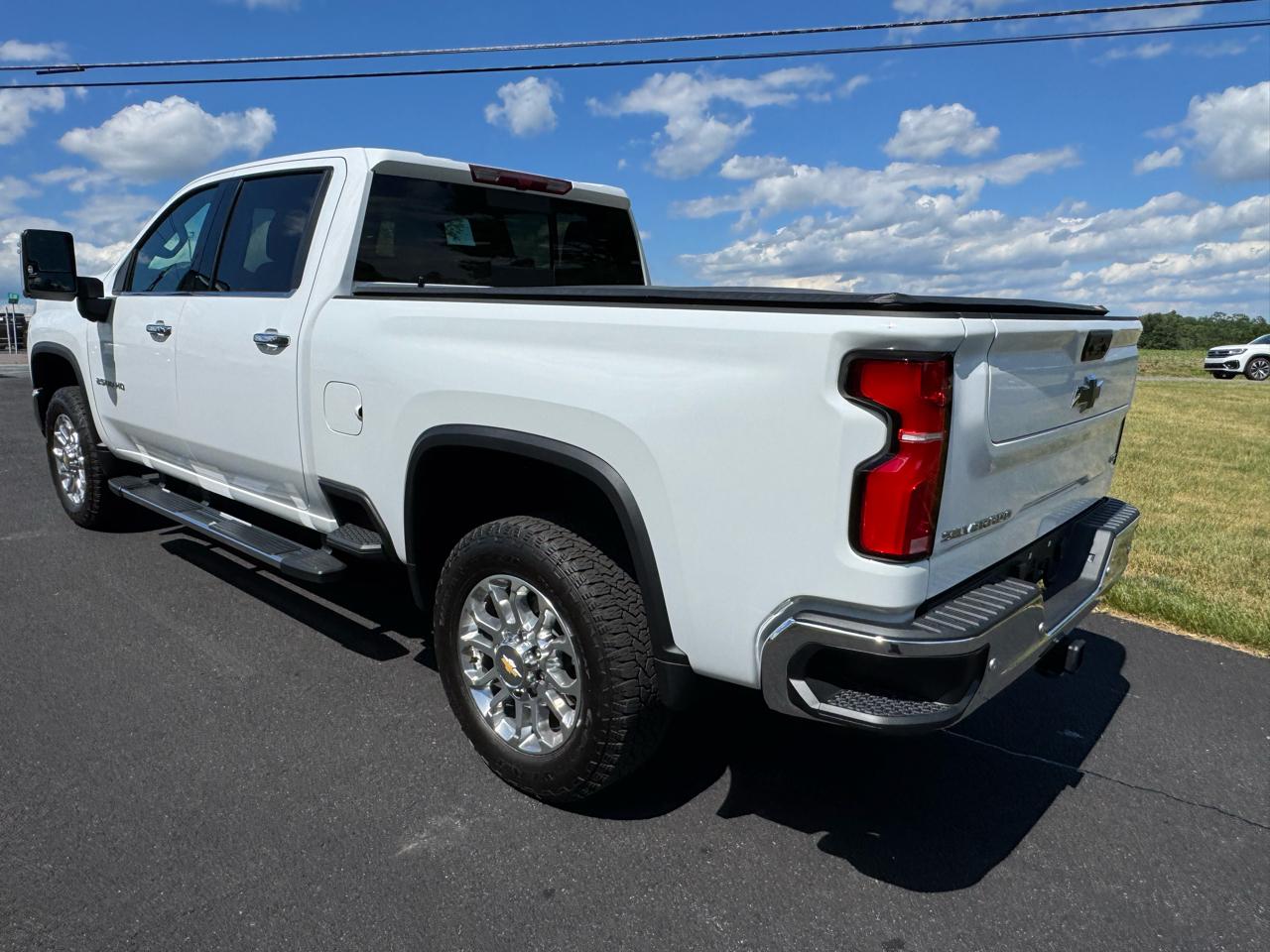 Chevrolet Silverado 2500HD 4WD Crew Cab 159" LTZ 2024