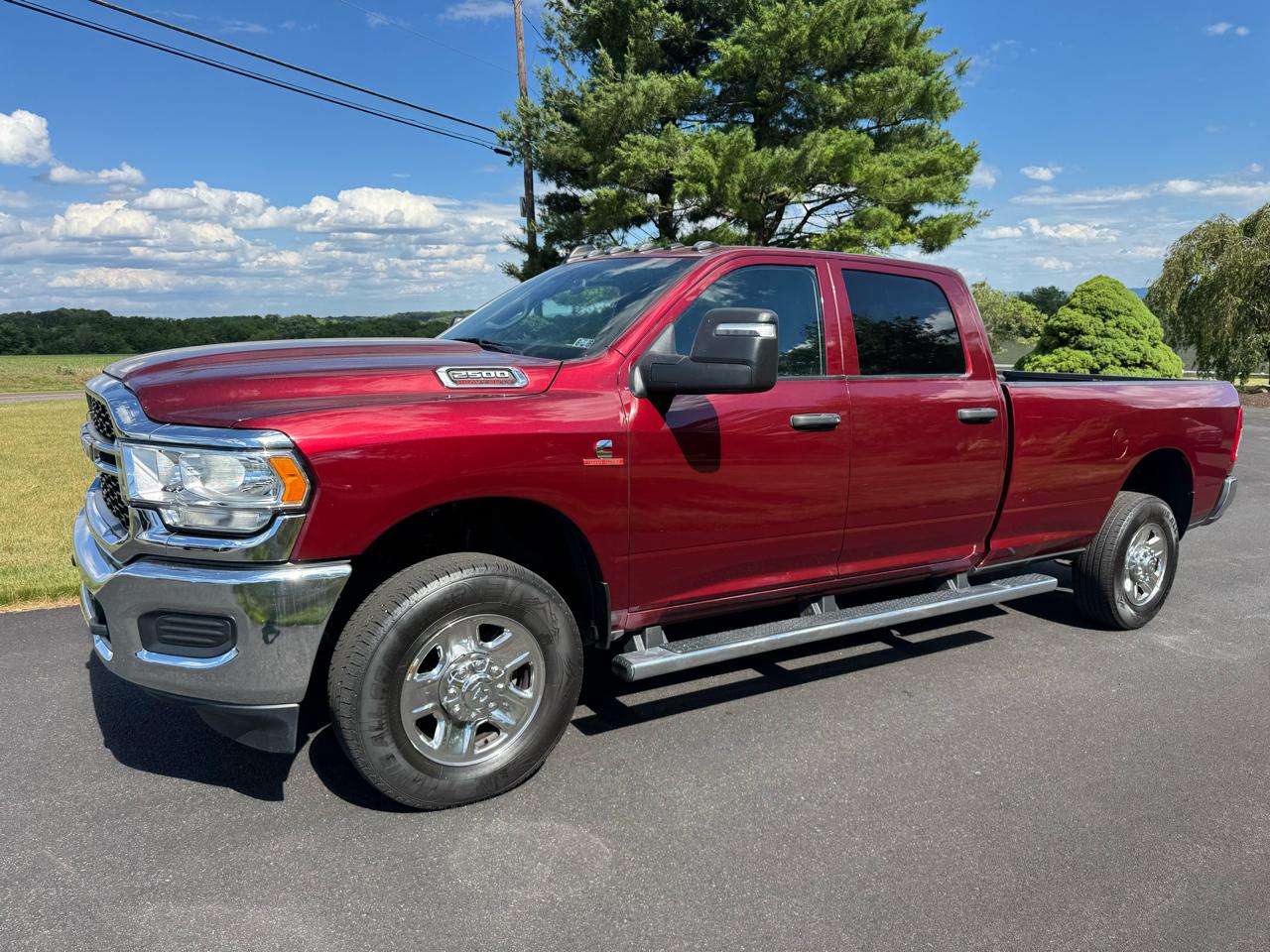 RAM 2500 Tradesman 4x4 Crew Cab 8' Box 2024