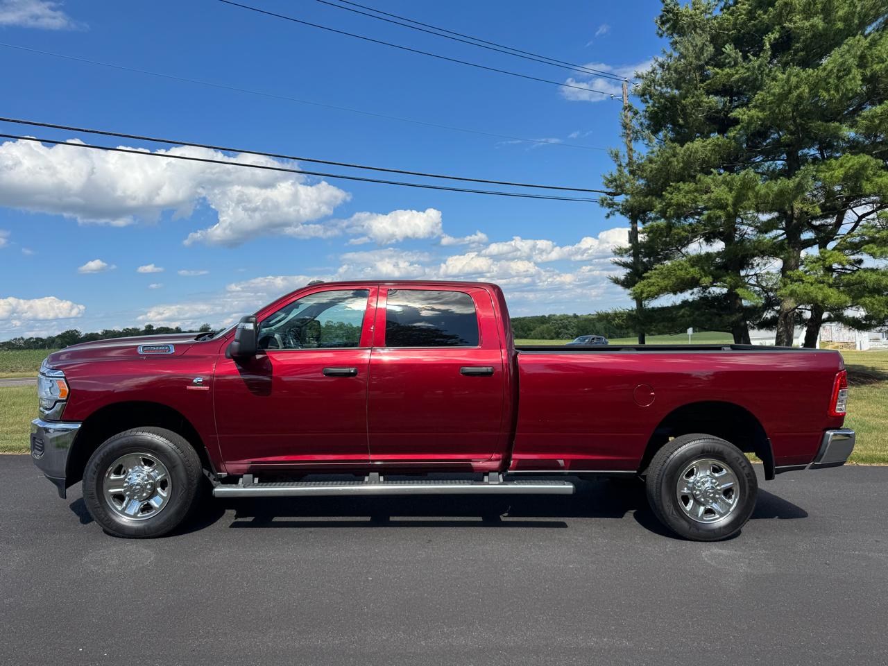 RAM 2500 Tradesman 4x4 Crew Cab 8' Box 2024