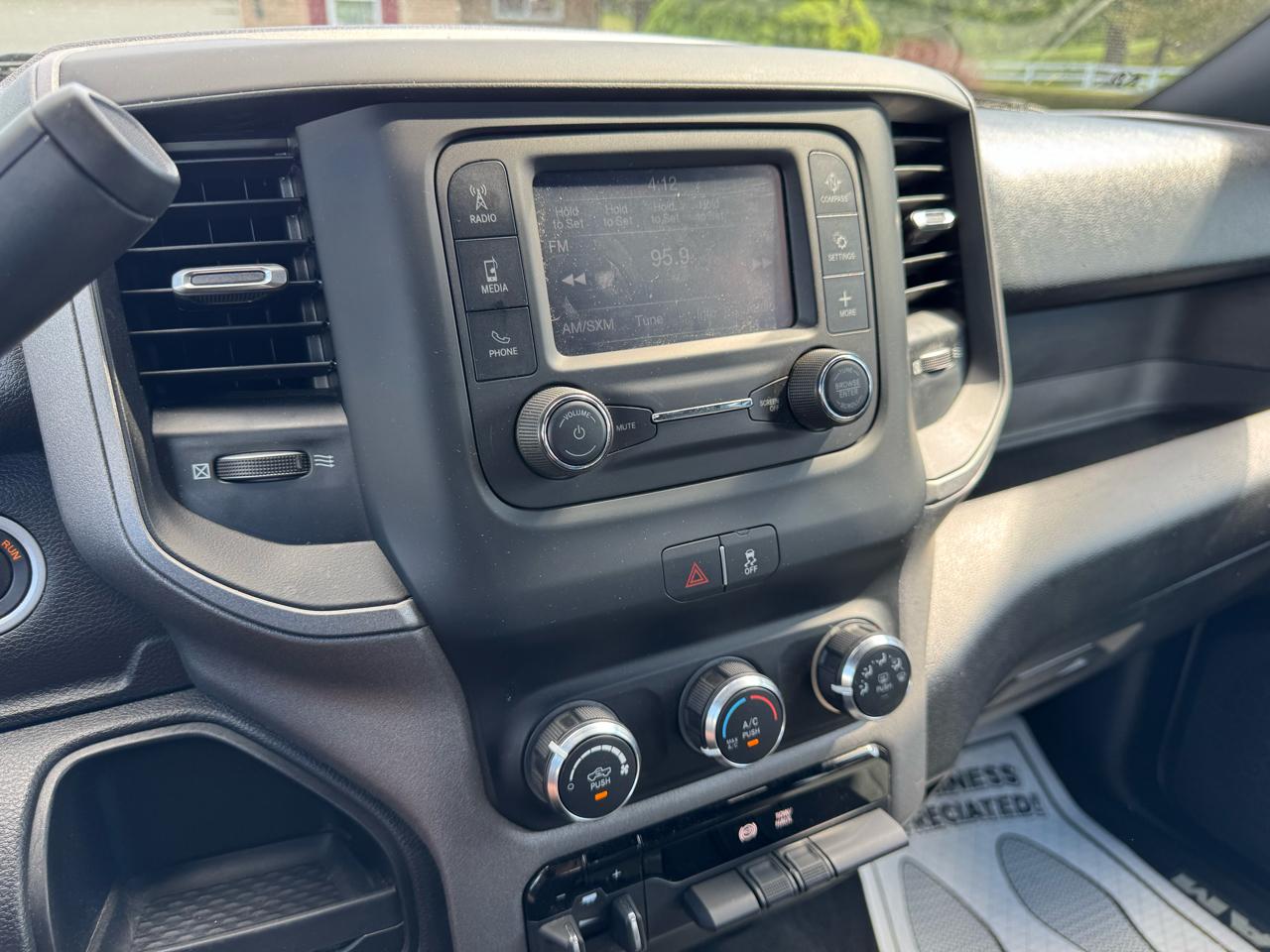 RAM 2500 Tradesman 4x4 Crew Cab 8' Box 2024