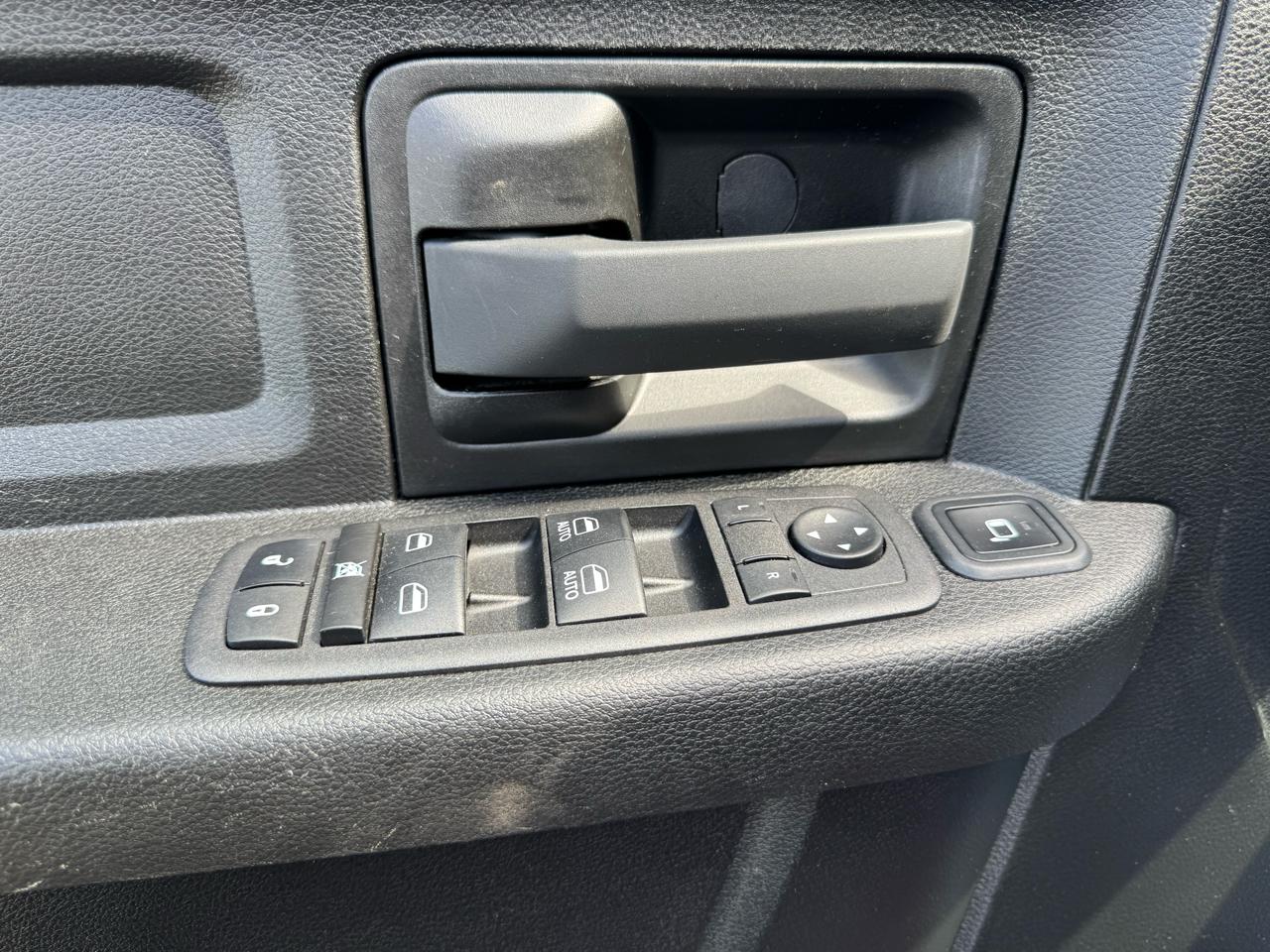 RAM 2500 Tradesman 4x4 Crew Cab 8' Box 2024