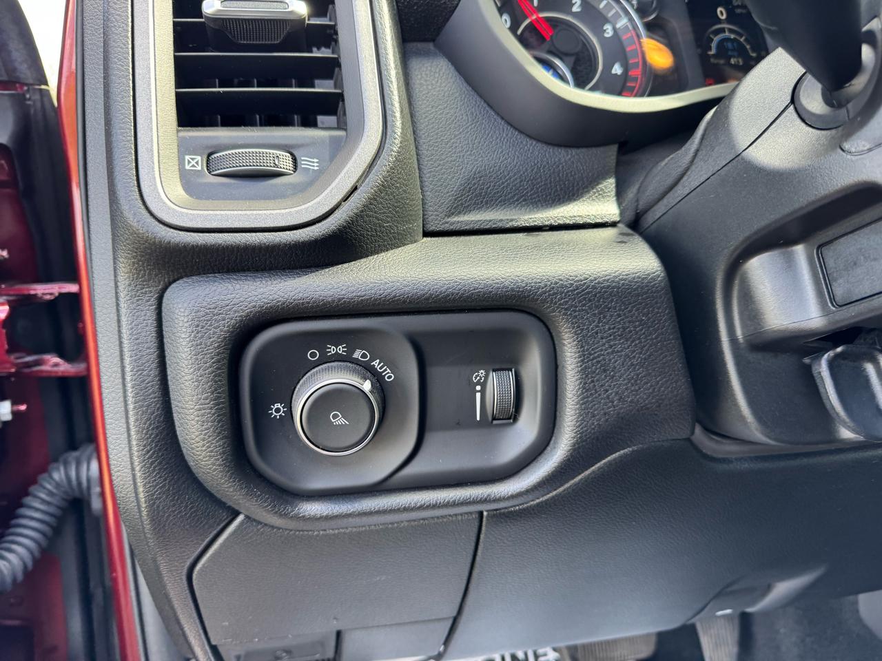 RAM 2500 Tradesman 4x4 Crew Cab 8' Box 2024