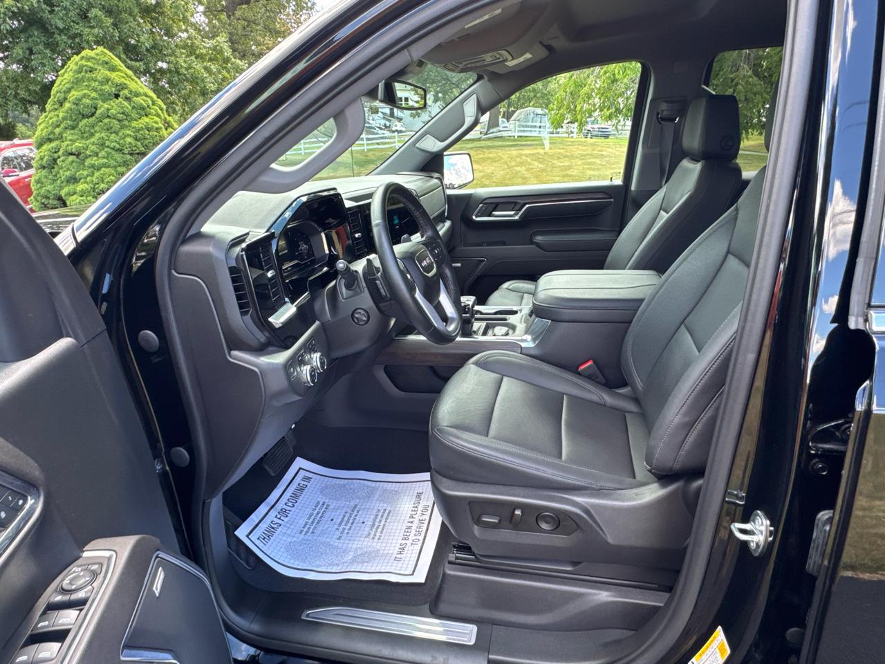GMC Sierra 1500 4WD Crew Cab 147" SLT 2023