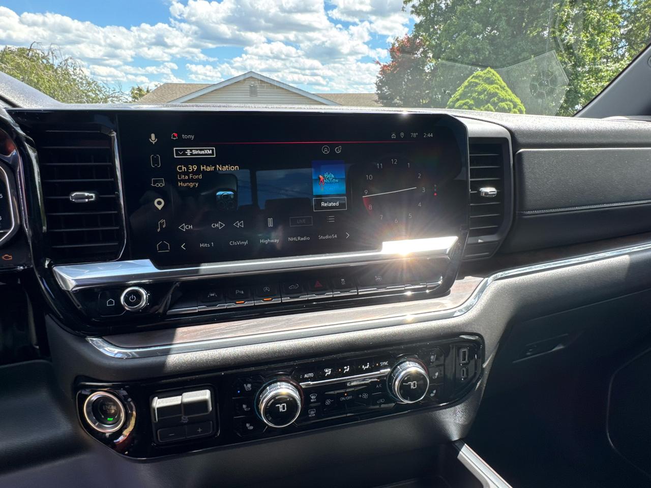GMC Sierra 1500 4WD Crew Cab 147" SLT 2023