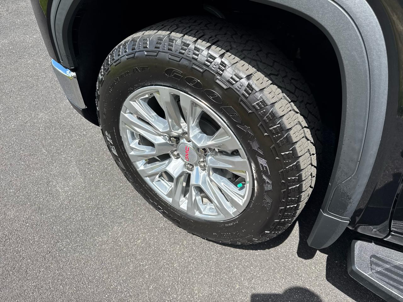 GMC Sierra 1500 4WD Crew Cab 147" SLT 2023