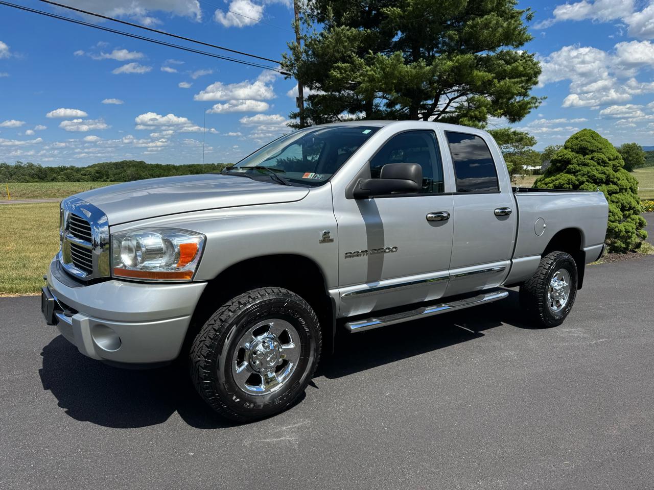 2006 Dodge Ram 2500 4dr Quad Cab 140.5 4WD Laramie