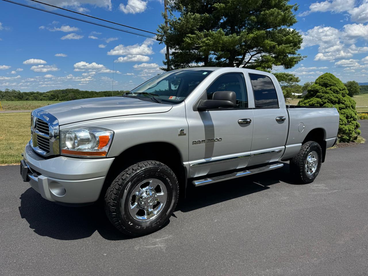 Dodge Ram 2500 4dr Quad Cab 140.5 4WD Laramie 2006