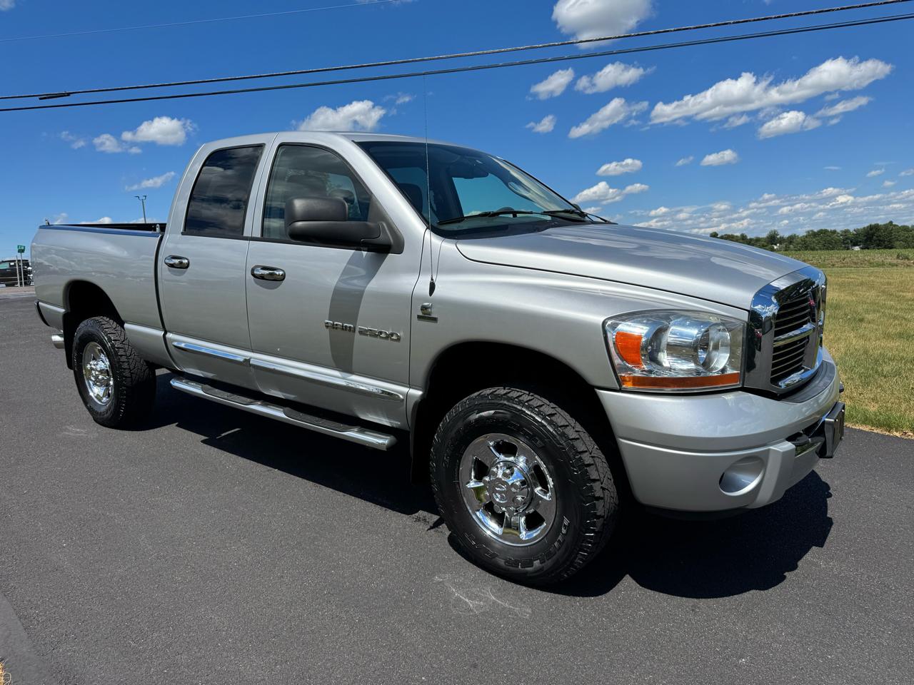 Dodge Ram 2500 4dr Quad Cab 140.5 4WD Laramie 2006