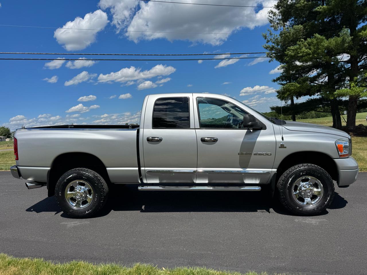 Dodge Ram 2500 4dr Quad Cab 140.5 4WD Laramie 2006