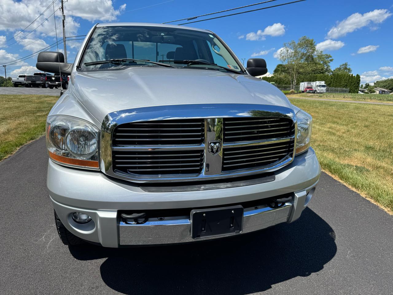 Dodge Ram 2500 4dr Quad Cab 140.5 4WD Laramie 2006