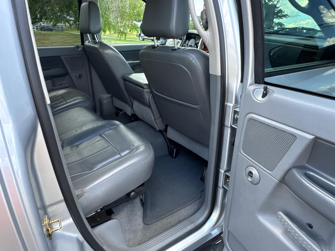 Dodge Ram 2500 4dr Quad Cab 140.5 4WD Laramie 2006