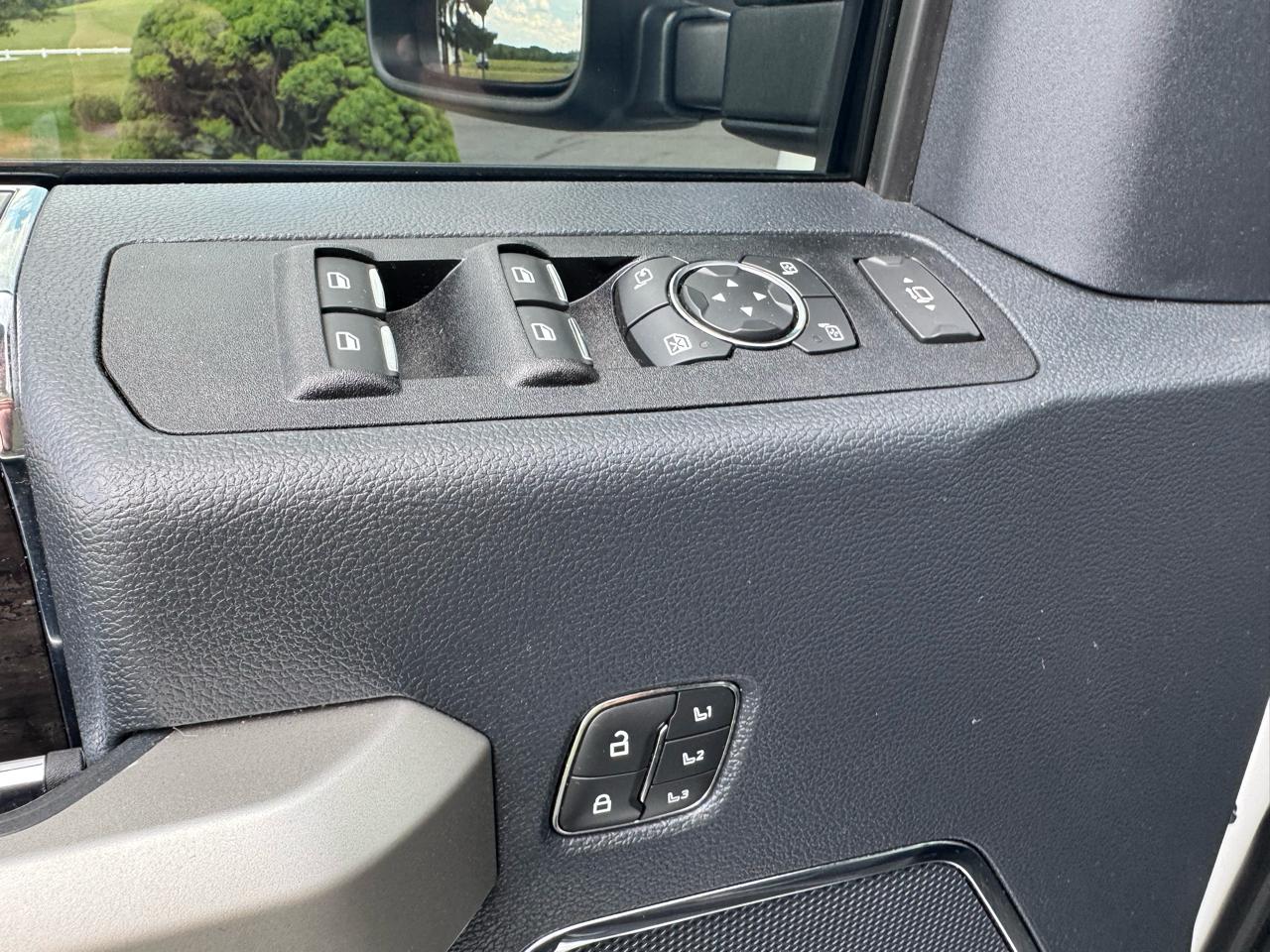 Ford Super Duty F-350 SRW  2022