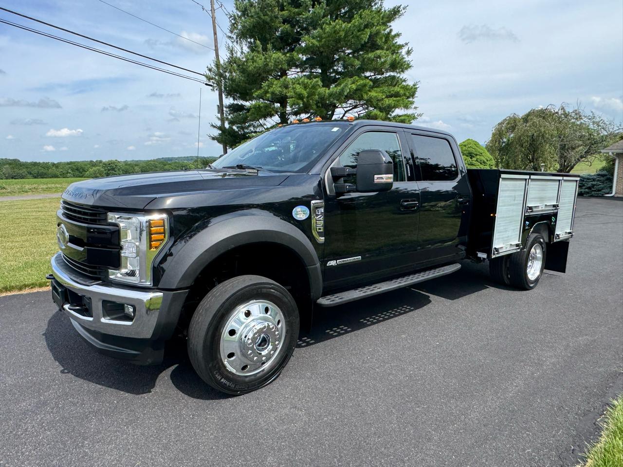 Ford Super Duty F-450 DRW Lariat 4WD Crew Cab 179" WB 60" CA 2019