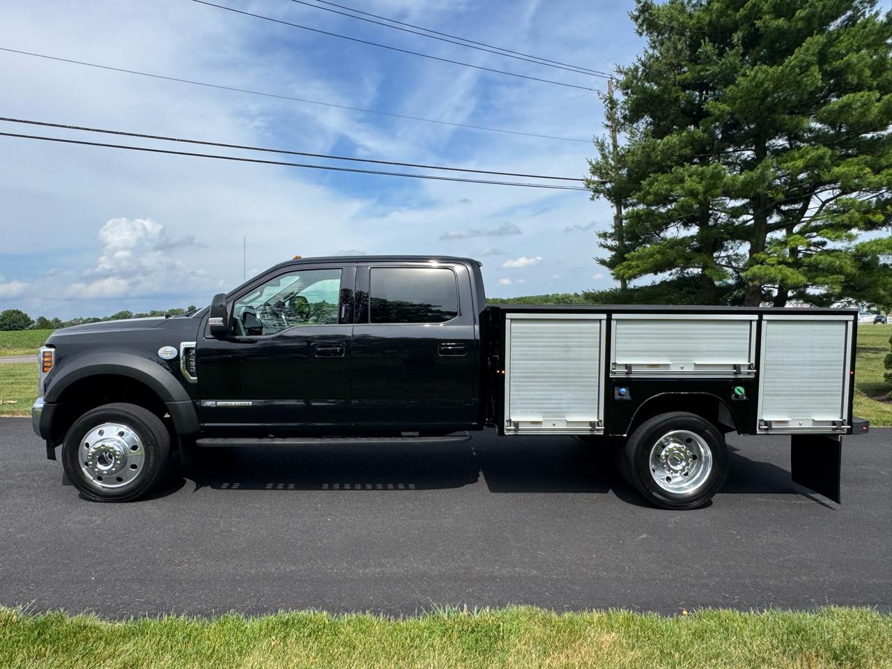 Ford Super Duty F-450 DRW Lariat 4WD Crew Cab 179" WB 60" CA 2019