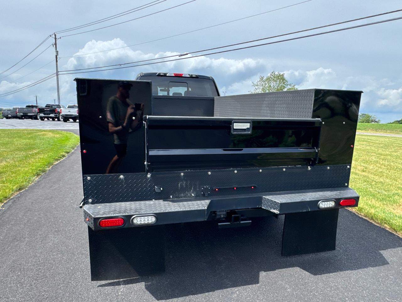 Ford Super Duty F-450 DRW Lariat 4WD Crew Cab 179" WB 60" CA 2019