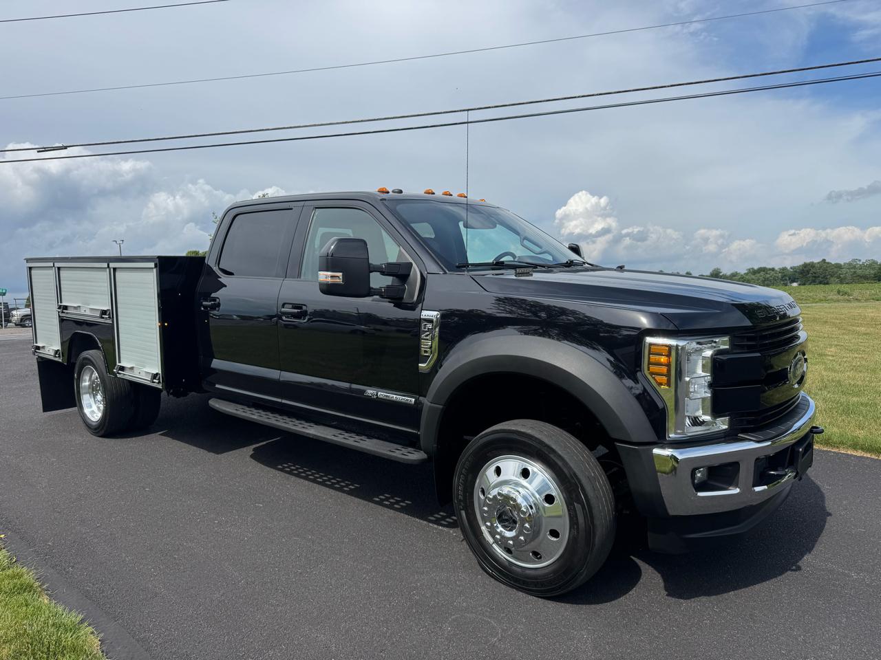 Ford Super Duty F-450 DRW Lariat 4WD Crew Cab 179" WB 60" CA 2019
