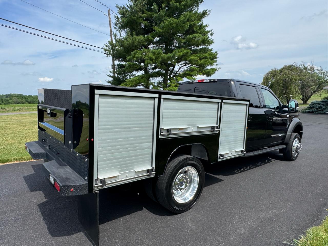 Ford Super Duty F-450 DRW Lariat 4WD Crew Cab 179" WB 60" CA 2019