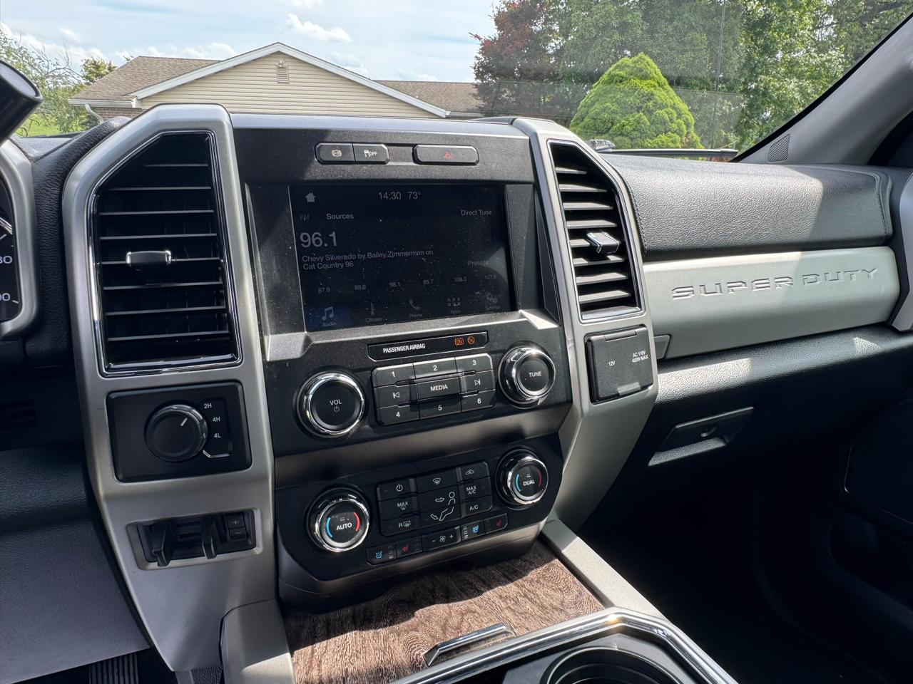Ford Super Duty F-450 DRW Lariat 4WD Crew Cab 179" WB 60" CA 2019