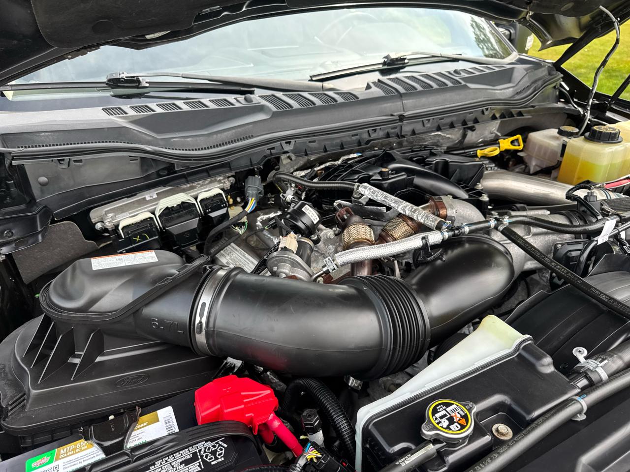Ford Super Duty F-450 DRW Lariat 4WD Crew Cab 179" WB 60" CA 2019