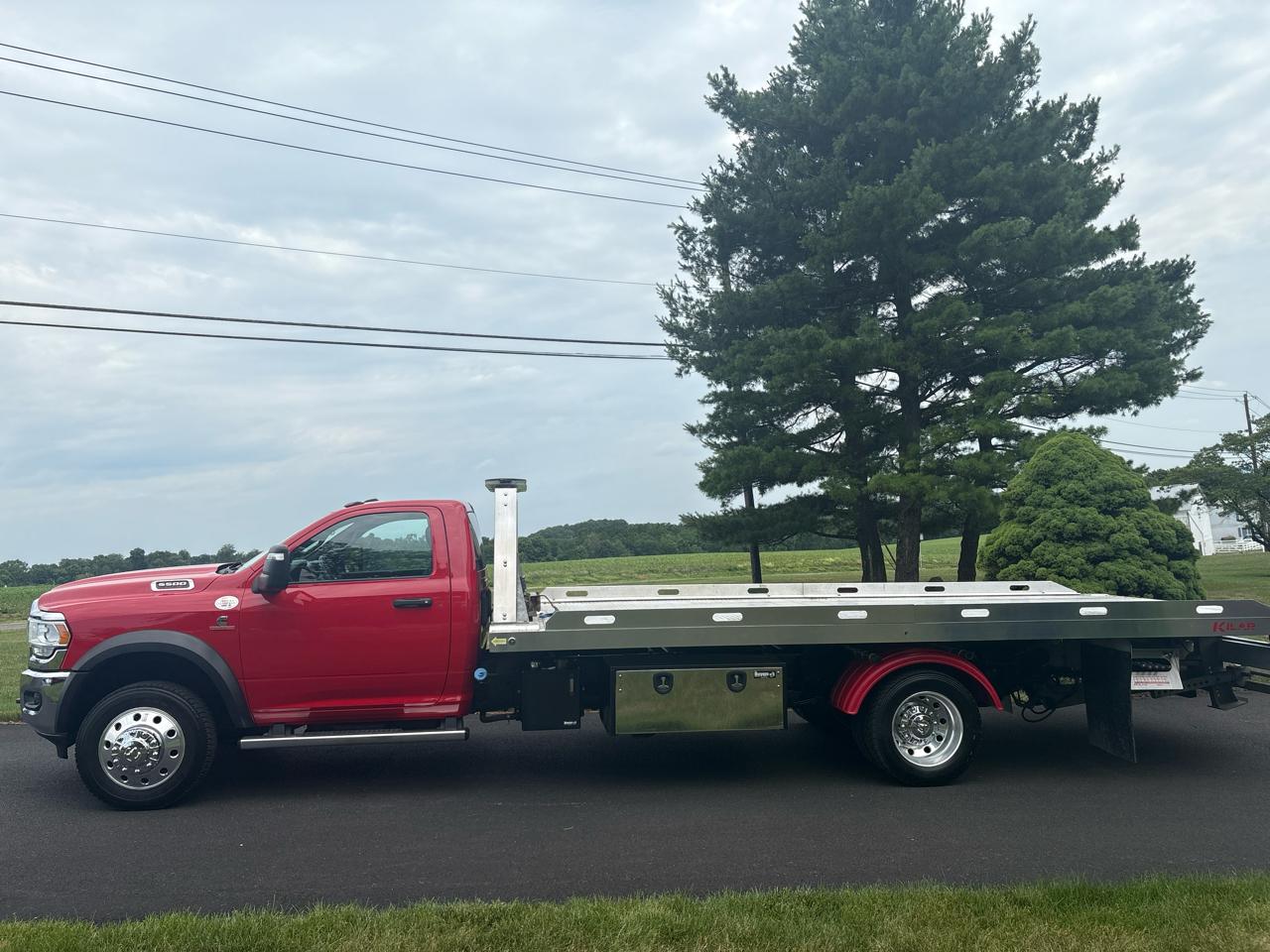 RAM 5500 Chassis Cab Tradesman 4x4 Reg Cab 120" CA 204.5" WB 2024