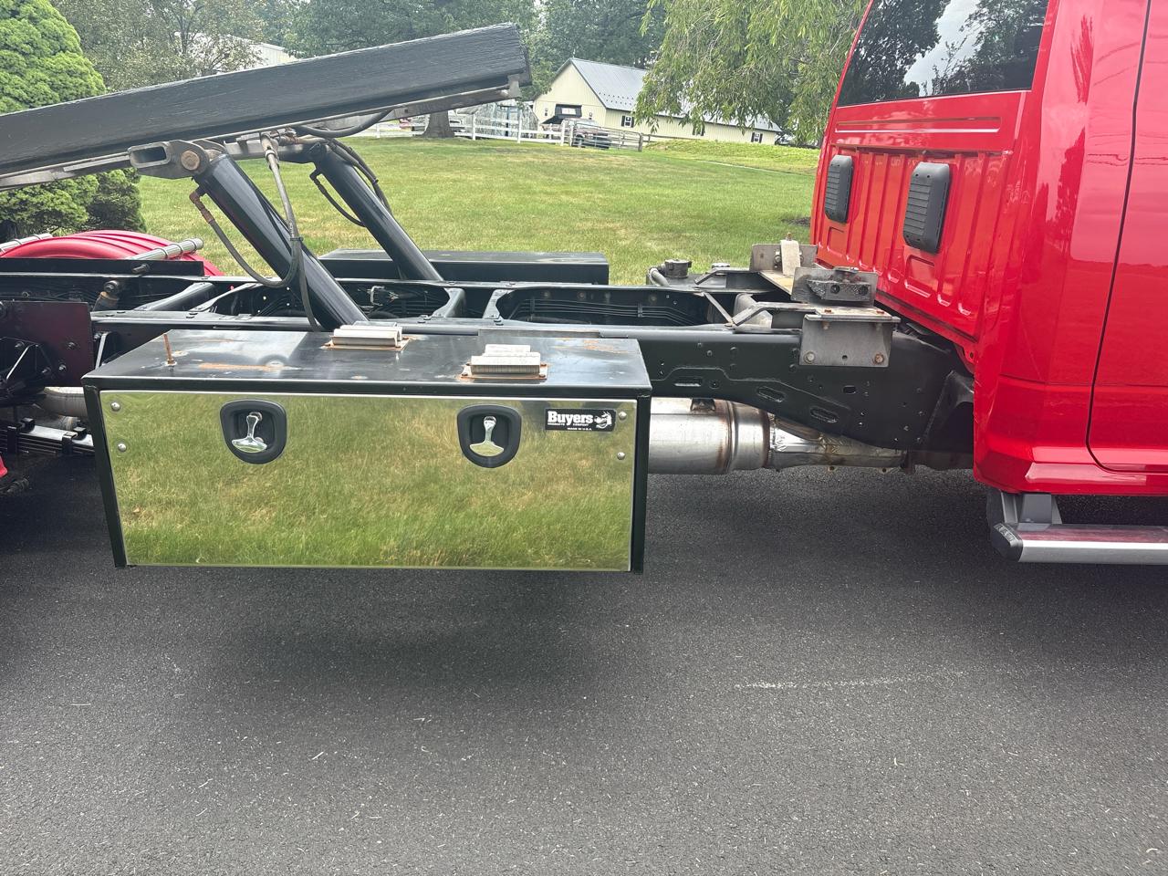 RAM 5500 Chassis Cab Tradesman 4x4 Reg Cab 120" CA 204.5" WB 2024