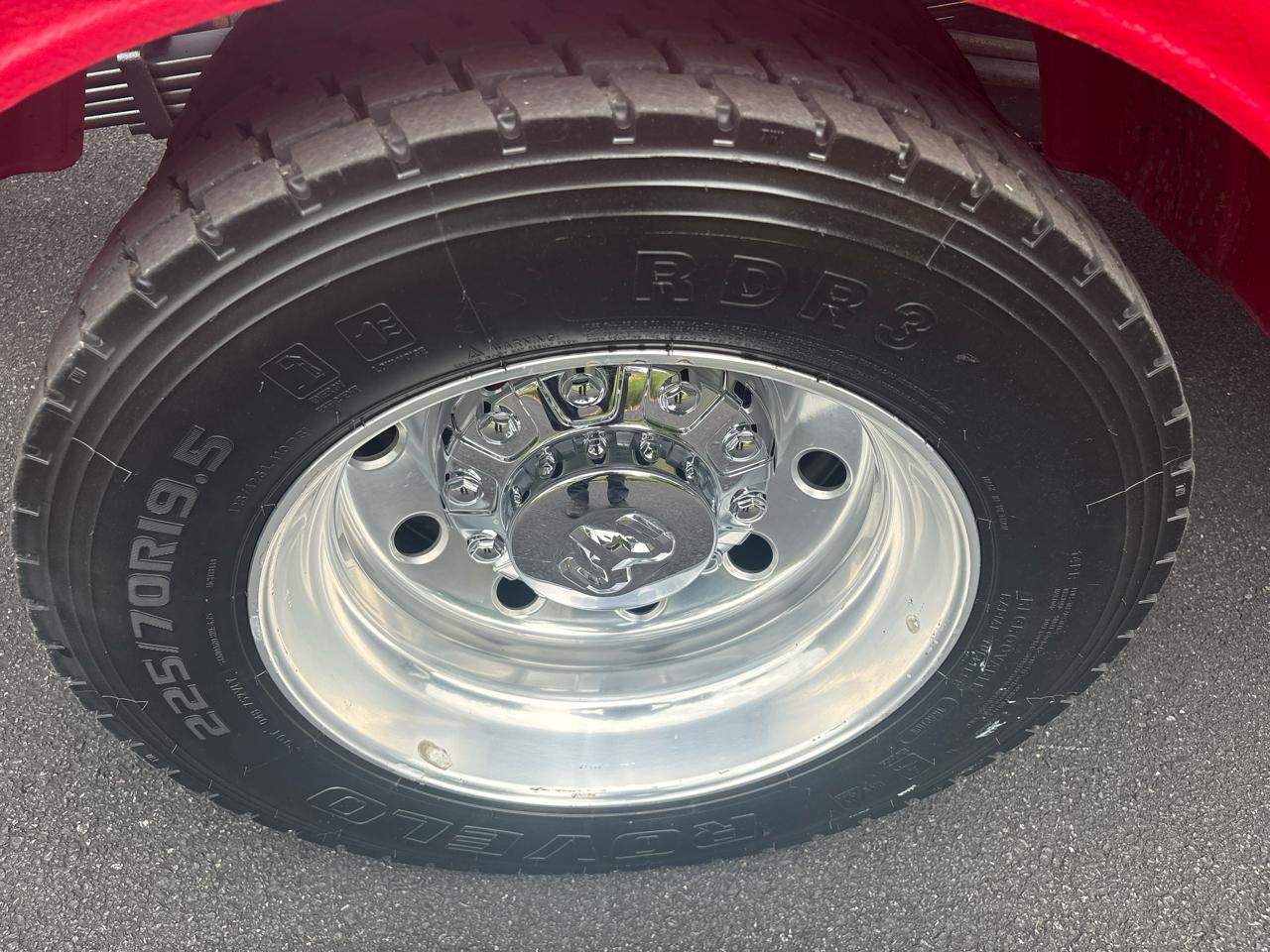 RAM 5500 Chassis Cab Tradesman 4x4 Reg Cab 120" CA 204.5" WB 2024
