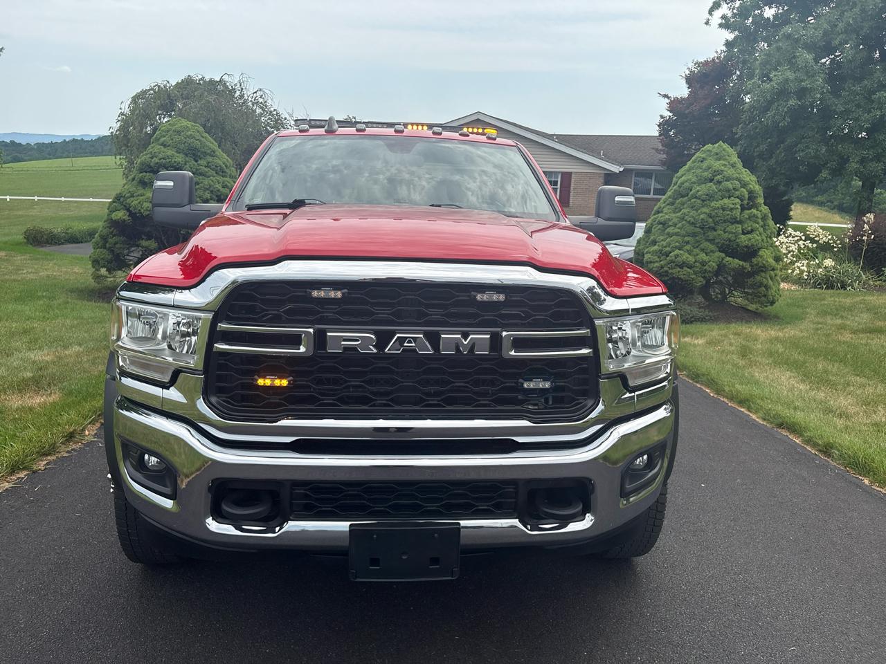 RAM 5500 Chassis Cab Tradesman 4x4 Reg Cab 120" CA 204.5" WB 2024