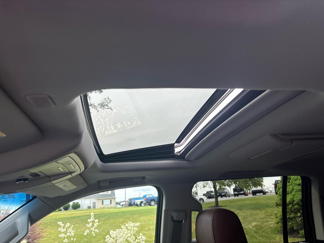 Chevrolet Suburban 4WD 4dr 1500 Premier 2019