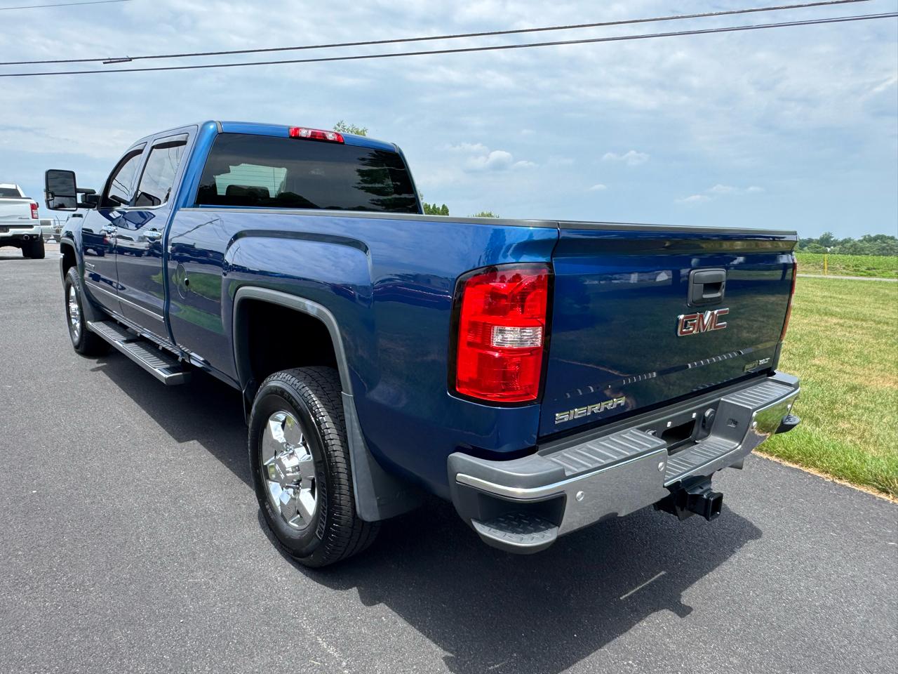 GMC Sierra 2500HD 4WD Crew Cab 167.7" SLT 2017
