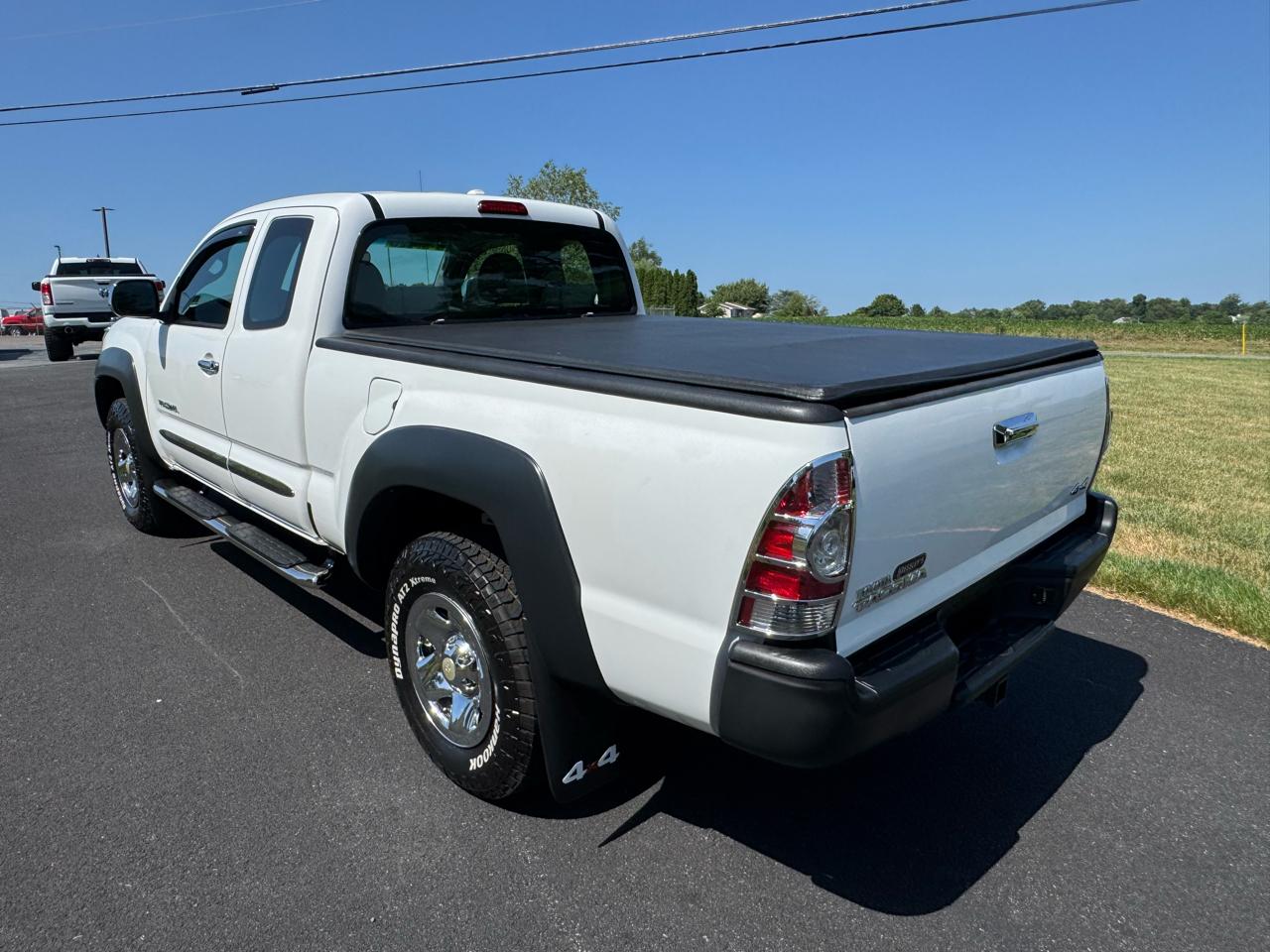 Toyota Tacoma 4WD Access I4 MT (Natl) 2009