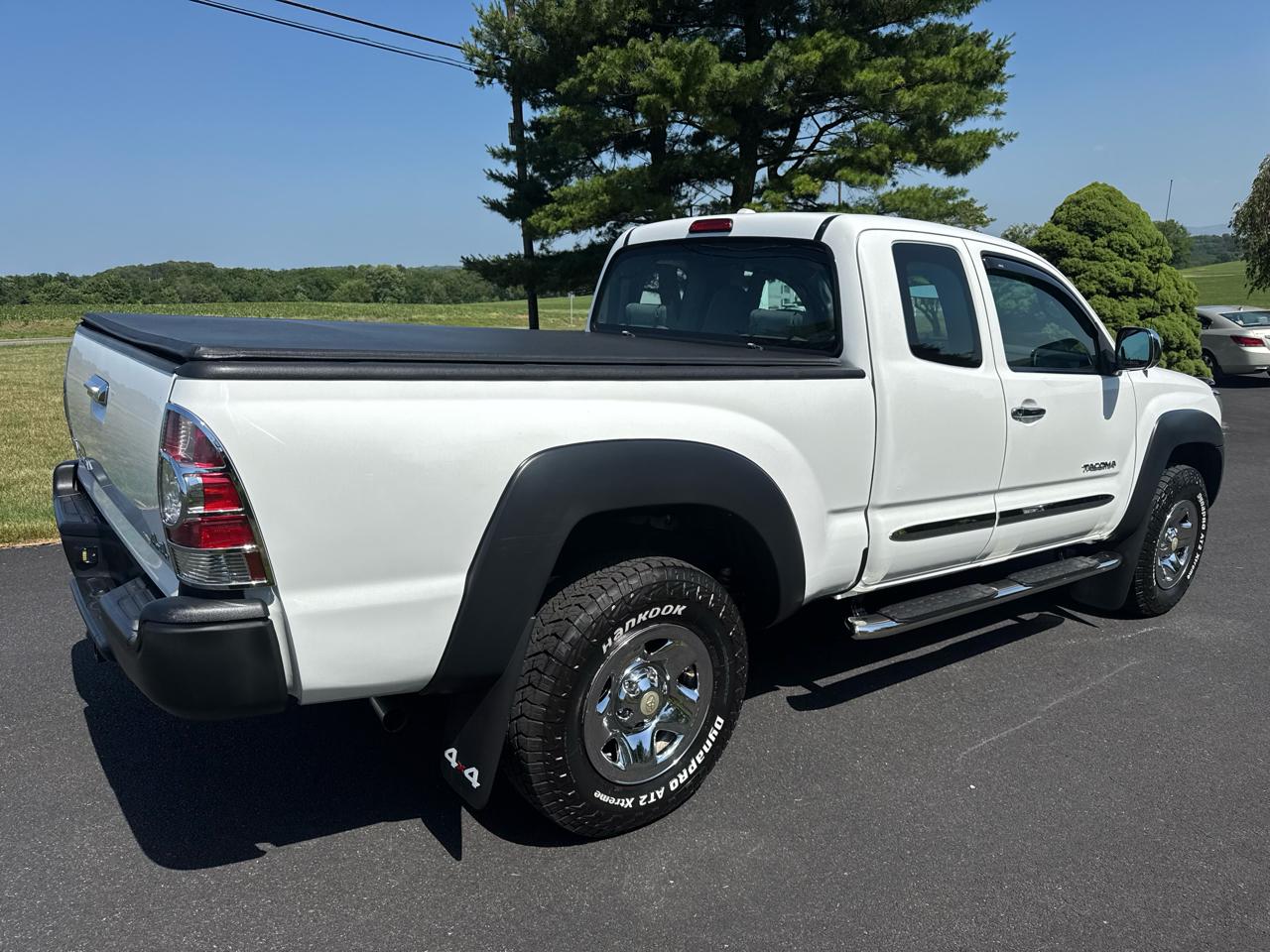 Toyota Tacoma 4WD Access I4 MT (Natl) 2009